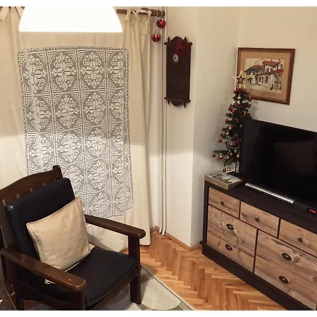 Jelena, Tara Lägenhetshotell Kaludjerske Bare