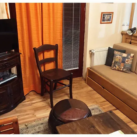 Jelena, Tara Lägenhetshotell