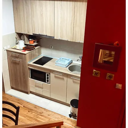 Jelena, Tara Lägenhetshotell Kaludjerske Bare