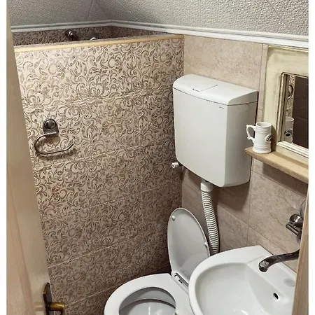 Jelena, Tara Aparthotel Kaludjerske Bare