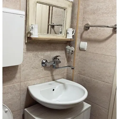 Lägenhetshotell Jelena, Tara Kaludjerske Bare