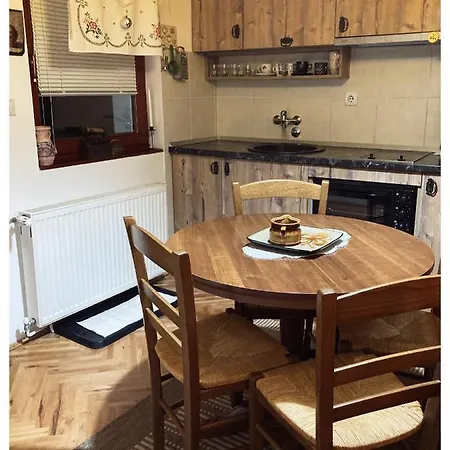 Lägenhetshotell Jelena, Tara