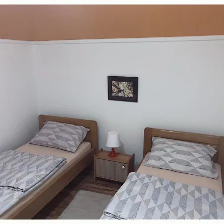 Lägenhetshotell Jelena, Tara